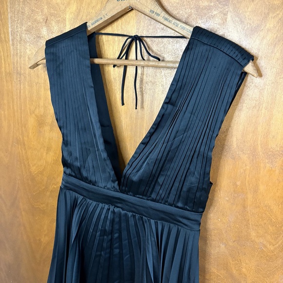 Abercrombie & Fitch Black Satin Plunge Pleated Babydoll Mini Dress Formal Small - Picture 6 of 14